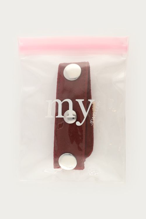 Dark red phone cord in suede look with studs | My Jewellery