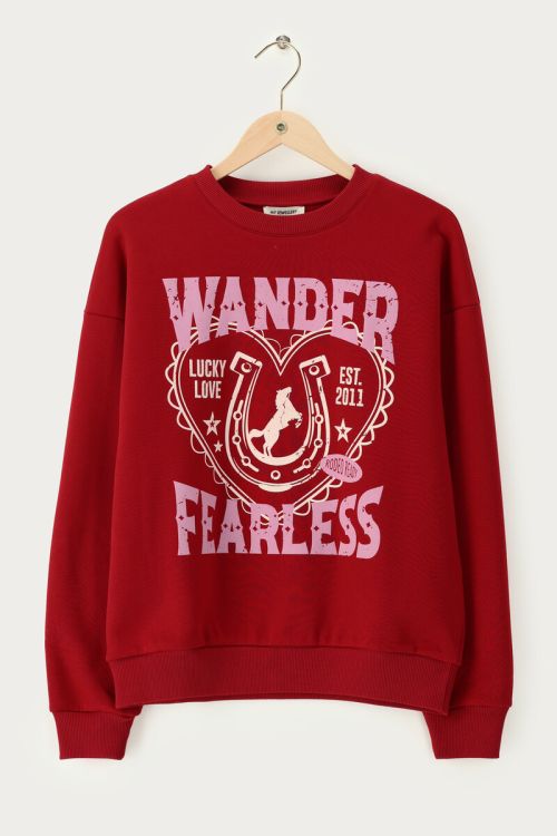 Dark red sweater "Wander Fearless"