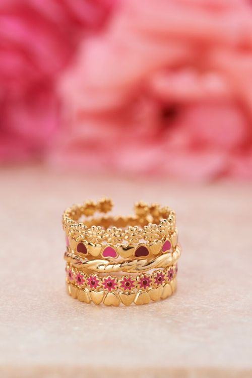 Vintage ring with small flowers | My Jewellery