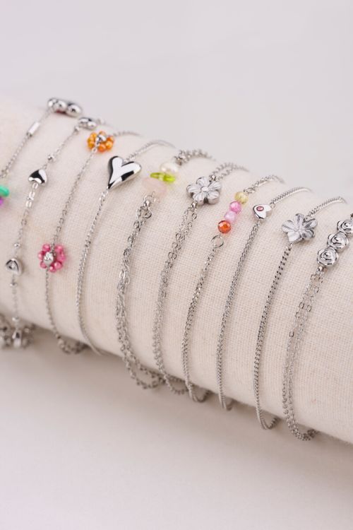 Minimalist bracelet with heart | My Jewellery