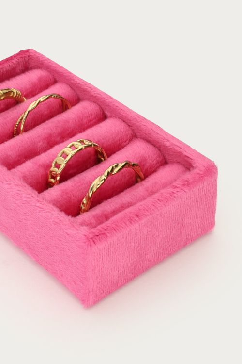 Fuchsia velvet rings display | My Jewellery