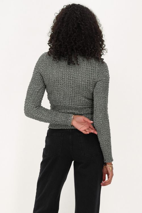 green top with long sleeves & texture | My Jewellery