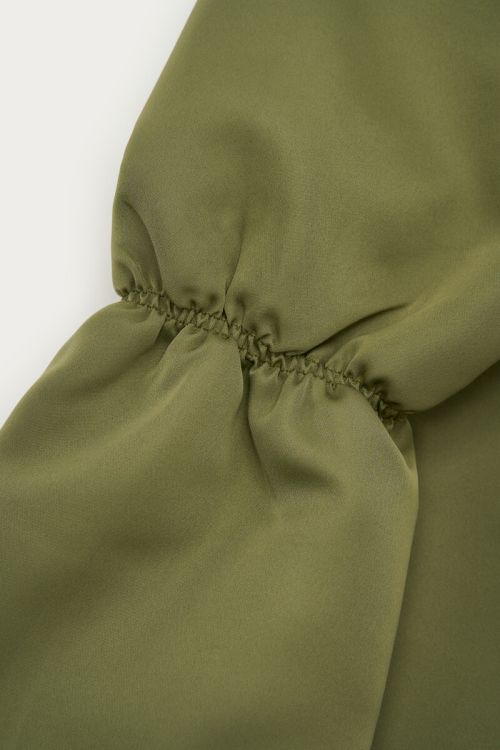 Green top with puff sleeves in satin look | My Jewellery