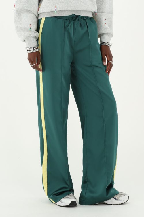 Green trousers in satin look with pintuck | My Jewellery
