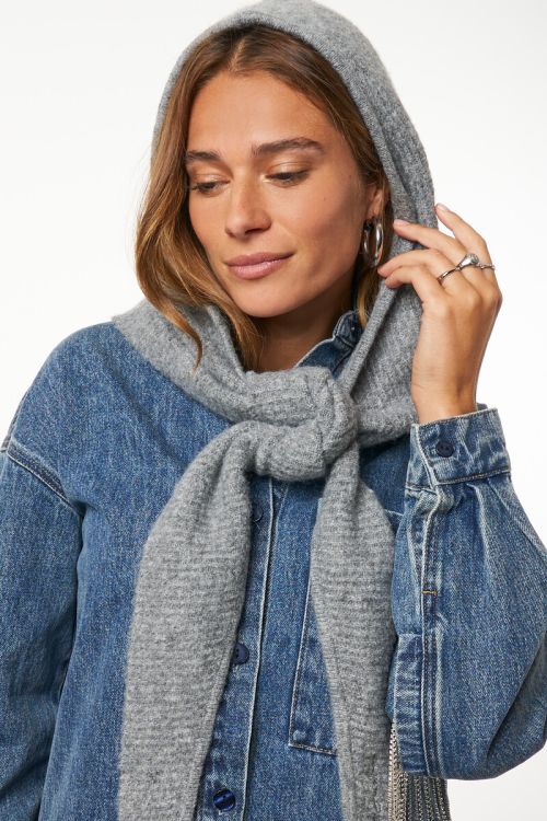 Grey hooded scarf | My Jewellery