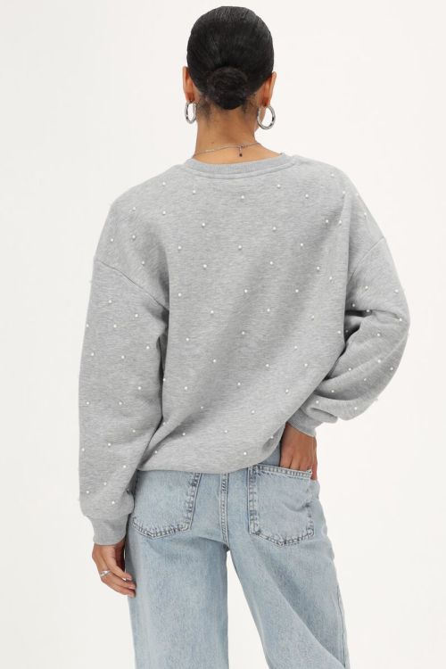 Grey oversized sweater with pearls | My Jewellery