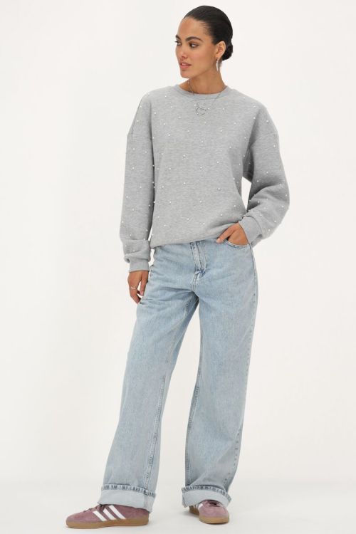 Grey oversized sweater with pearls | My Jewellery