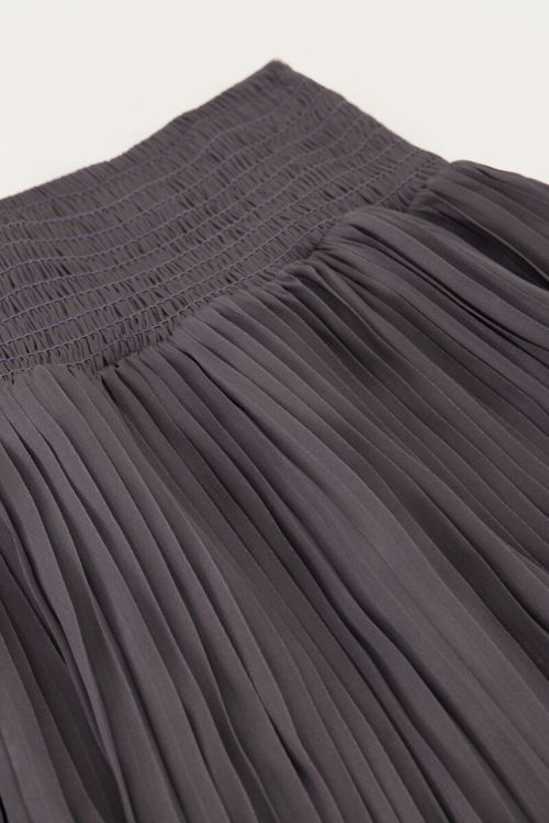 Grey pleated skirt with elasticated waistband | My Jewellery