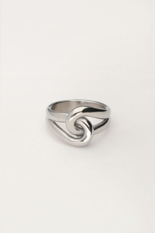 Iconic ring met lus