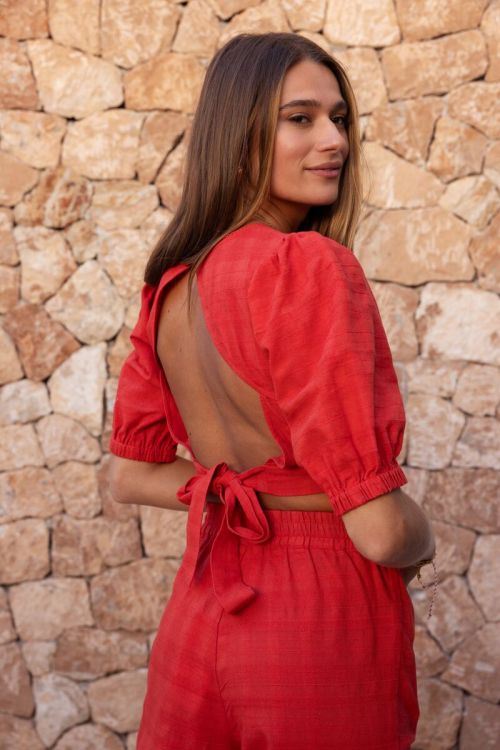 Red top with puff sleeves and open back | My Jewellery