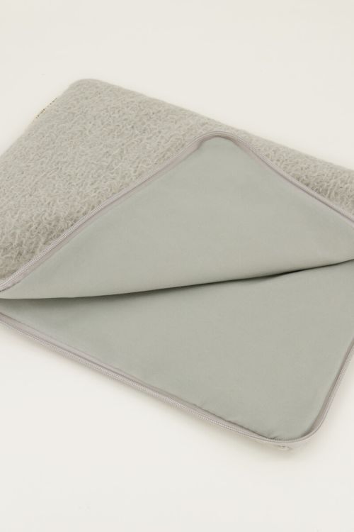 Light gray laptop sleeve | My Jewellery