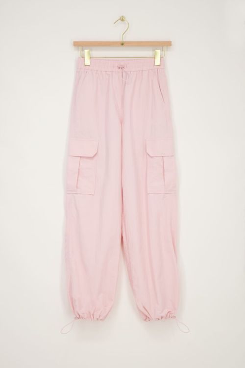 Light pink cargo pants with elastic waistband | My Jewellery