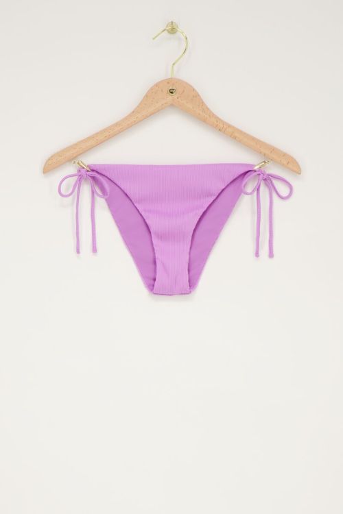 Fliederfarbene Ripp-Bikini-Hose mit Schleifenbändern 