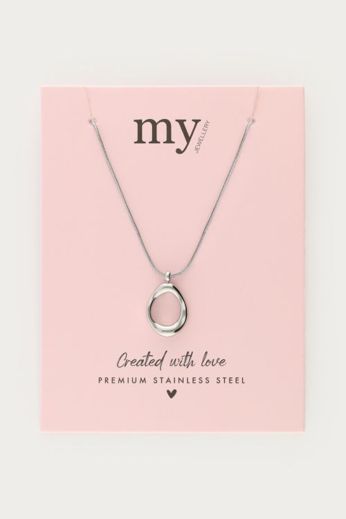 Minimalist necklace with oval