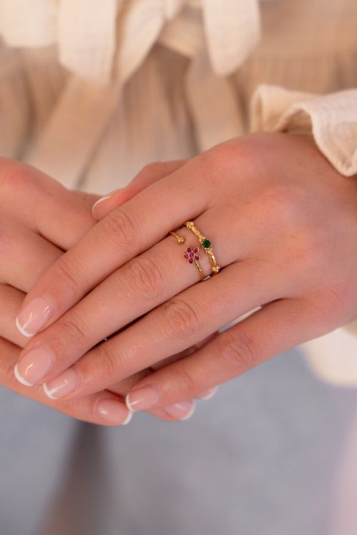 Minimalist vintage ring with green rhinestone | My Jewellery