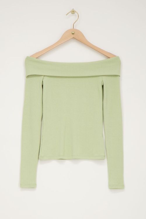 Green off-shoulder top with rib | My Jewellery