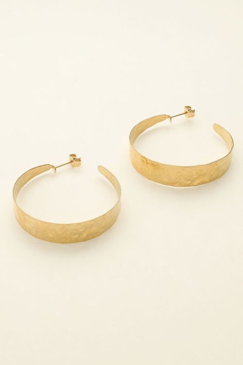 Open hoop earrings with texture