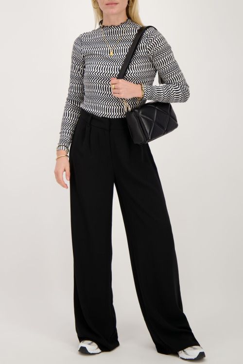 Black & white zigzag crinkle top | My Jewellery