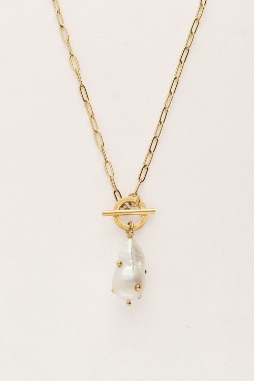 Chain necklace with freshwater pearl and studs 