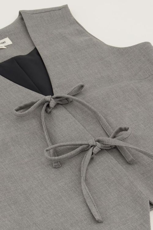 Grey vest with bows | My Jewellery