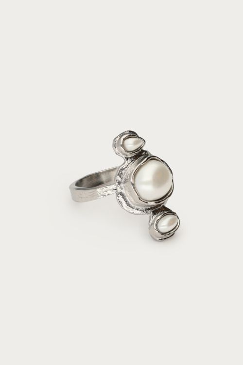 Ring with vertical faux pearls | My Jewellery