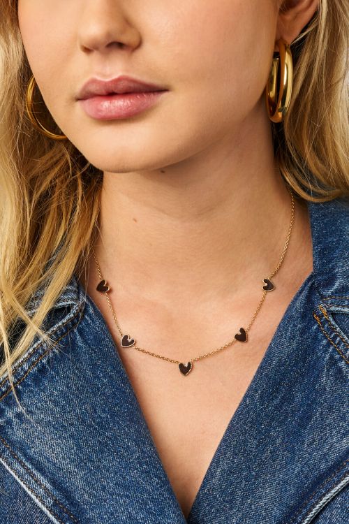 Collier avec cœurs marron