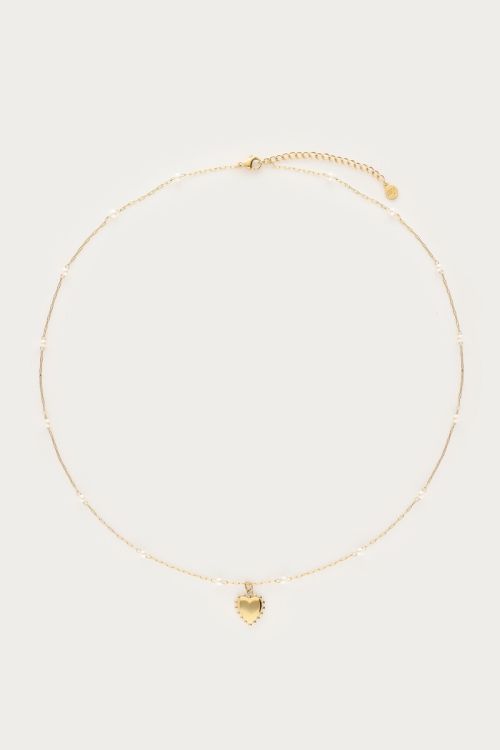 Kette mit Herzanhänger und Kunstperlen