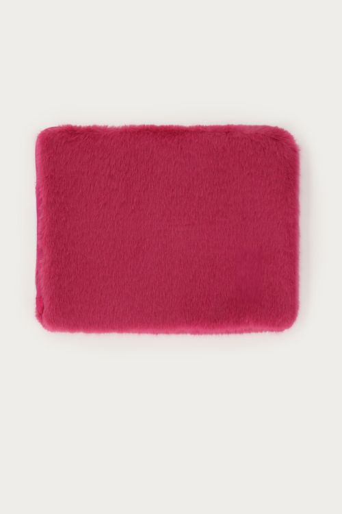 Pink fur look laptop sleeve | My Jewellery
