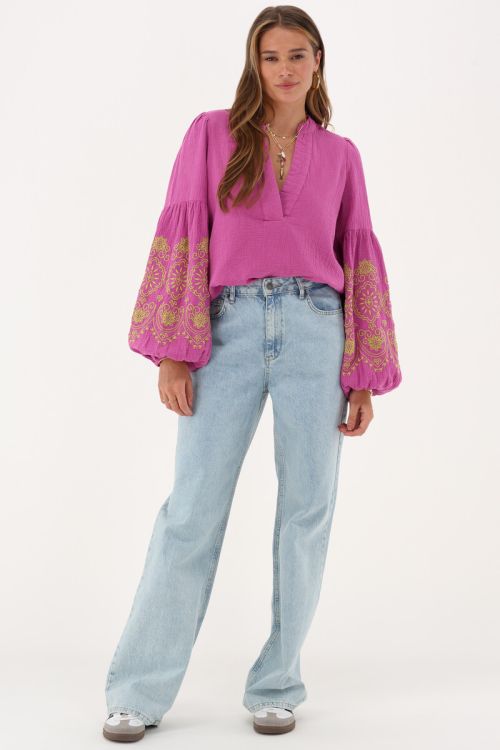 Purple embroidery blouse with V-neckline & puff sleeves | My Jewellery