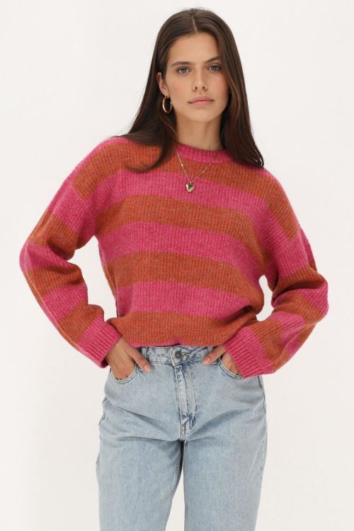 Pink sweater with orange stripes | My Jewellery