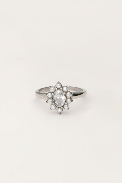 Ring mit transparentem Stein und Kunstperlen