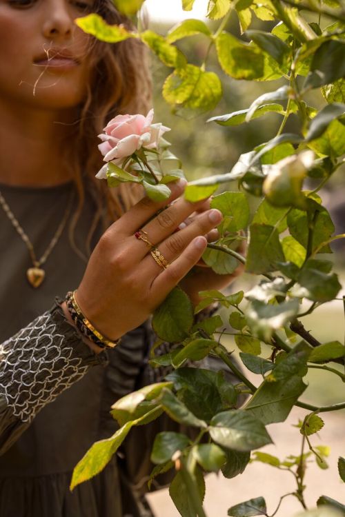 Vintage ring with daisies | My Jewellery