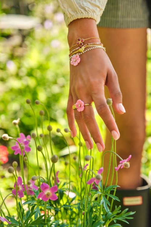 Botanical ring met roze bloem