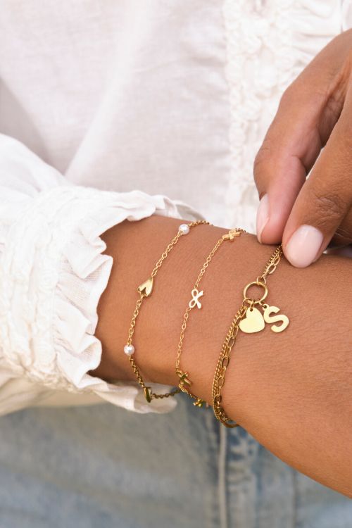Armband met hartjes en imitatieparels