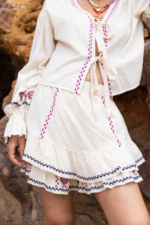 Beige skort with embroidery details | My Jewellery