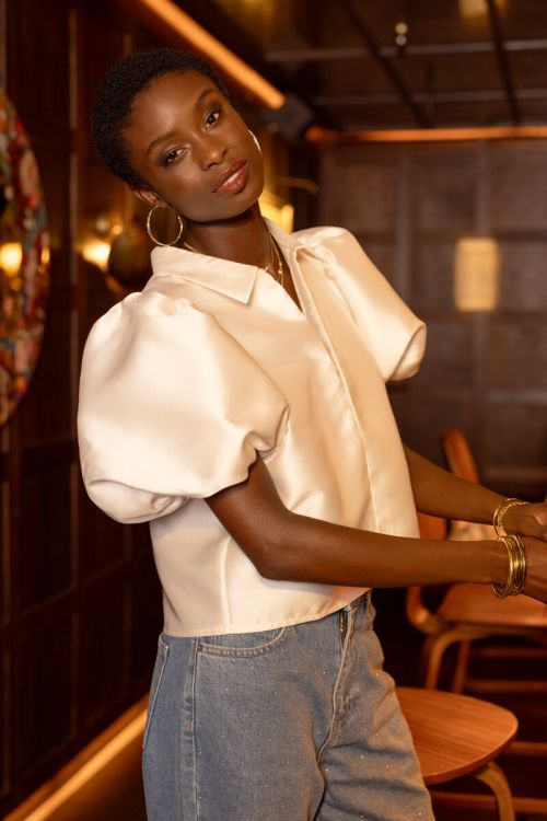 White top with short puff sleeves in satin look | My Jewellery