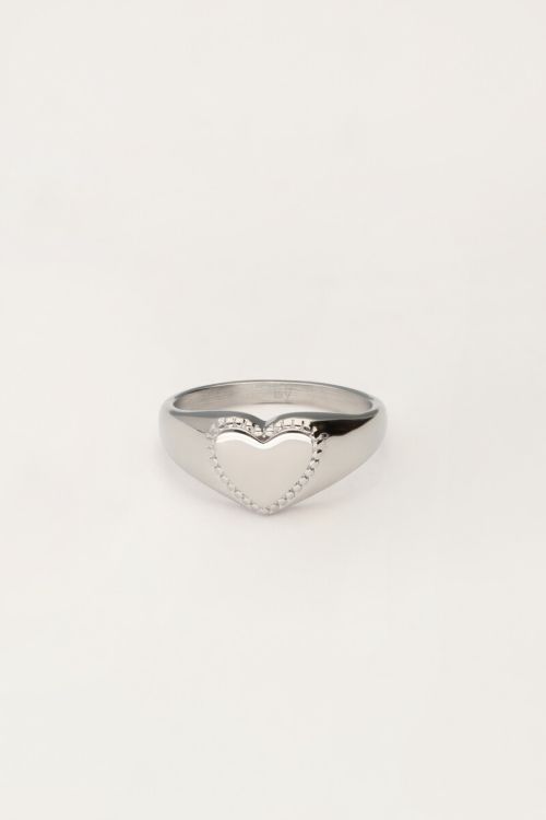 Signet ring with little heart | My Jewellery