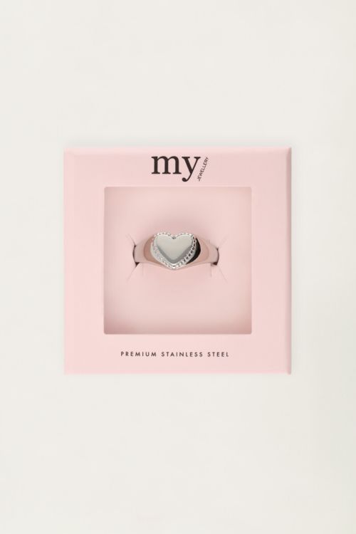 Signet ring with little heart | My Jewellery
