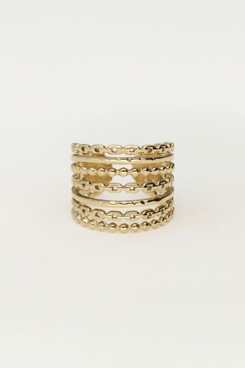Statement necklaces ring