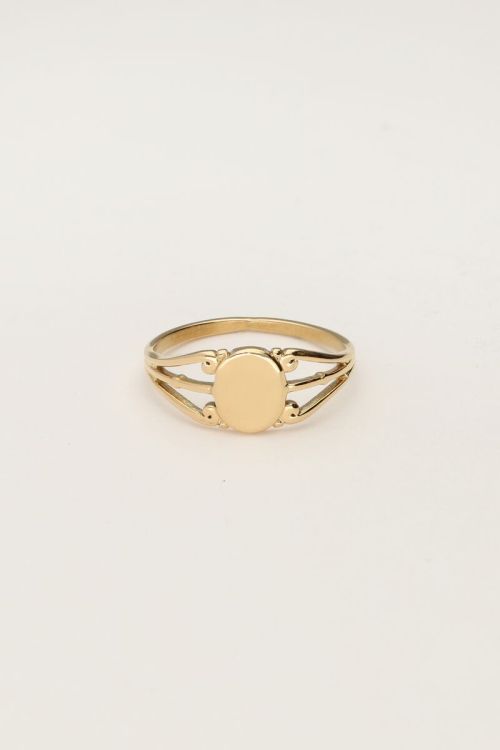 Vintage oval signet ring | My Jewellery