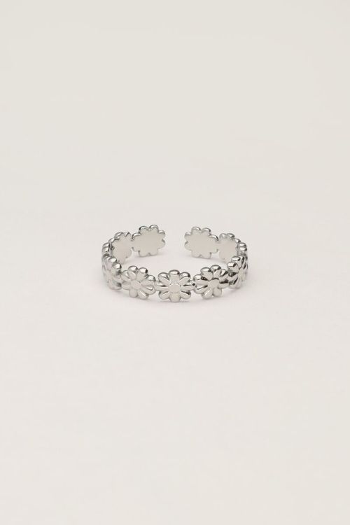 Vintage ring with daisies | My Jewellery