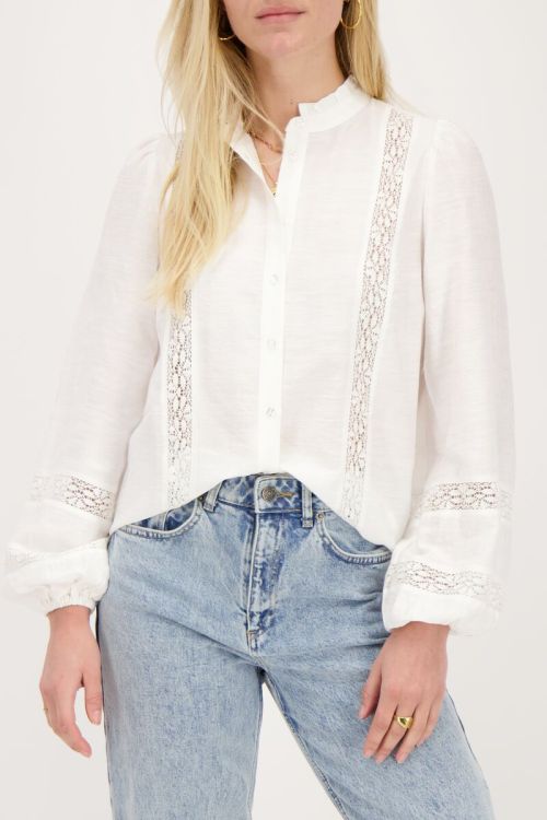 White blouse with lace tapes | My Jewellery