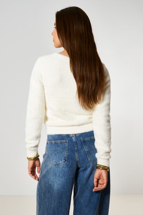 White cardigan with gold-coloured heart buttons | My Jewellery