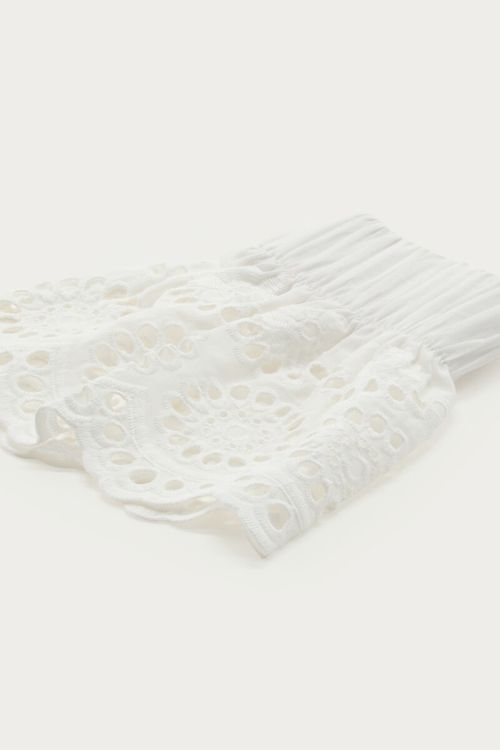 Witte embroidery manchetten