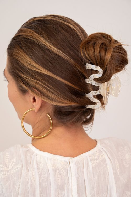 White glamour hair clip with twist | My Jewellery