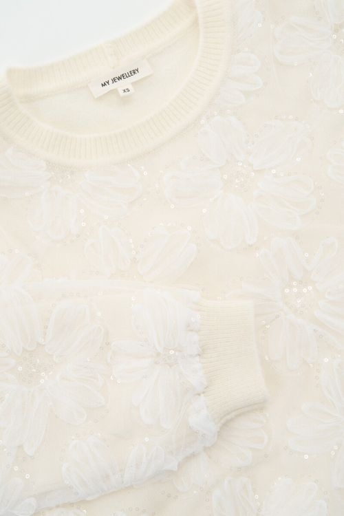 White knitted sweater with lace flowers | My Jewellery