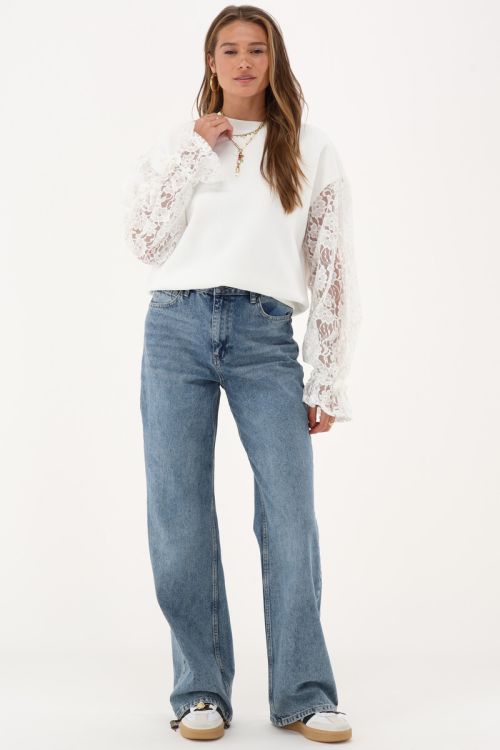 White sweater with lace sleeves | My Jewellery
