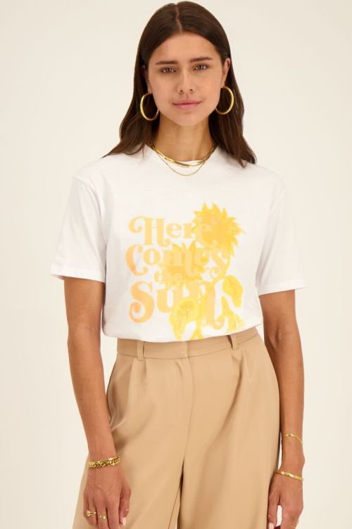 White t-shirt Here come the sun yellow | My Jewellery