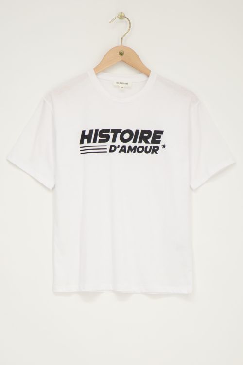 Weißes T-Shirt mit schwarzer Schrift "Histoire d'amour"