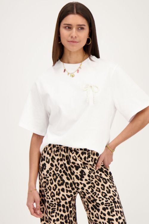 White t-shirt with pearl bow | My Jewellery